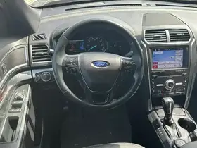  Ford Explorer - Image 24