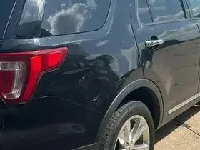  Ford Explorer - Image 9