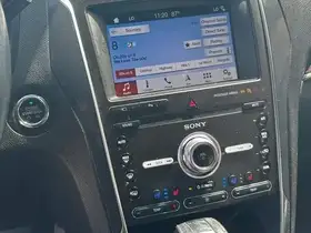  Ford Explorer - Image 30