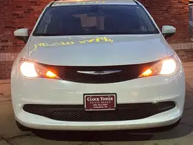  Chrysler Voyager - Image 2